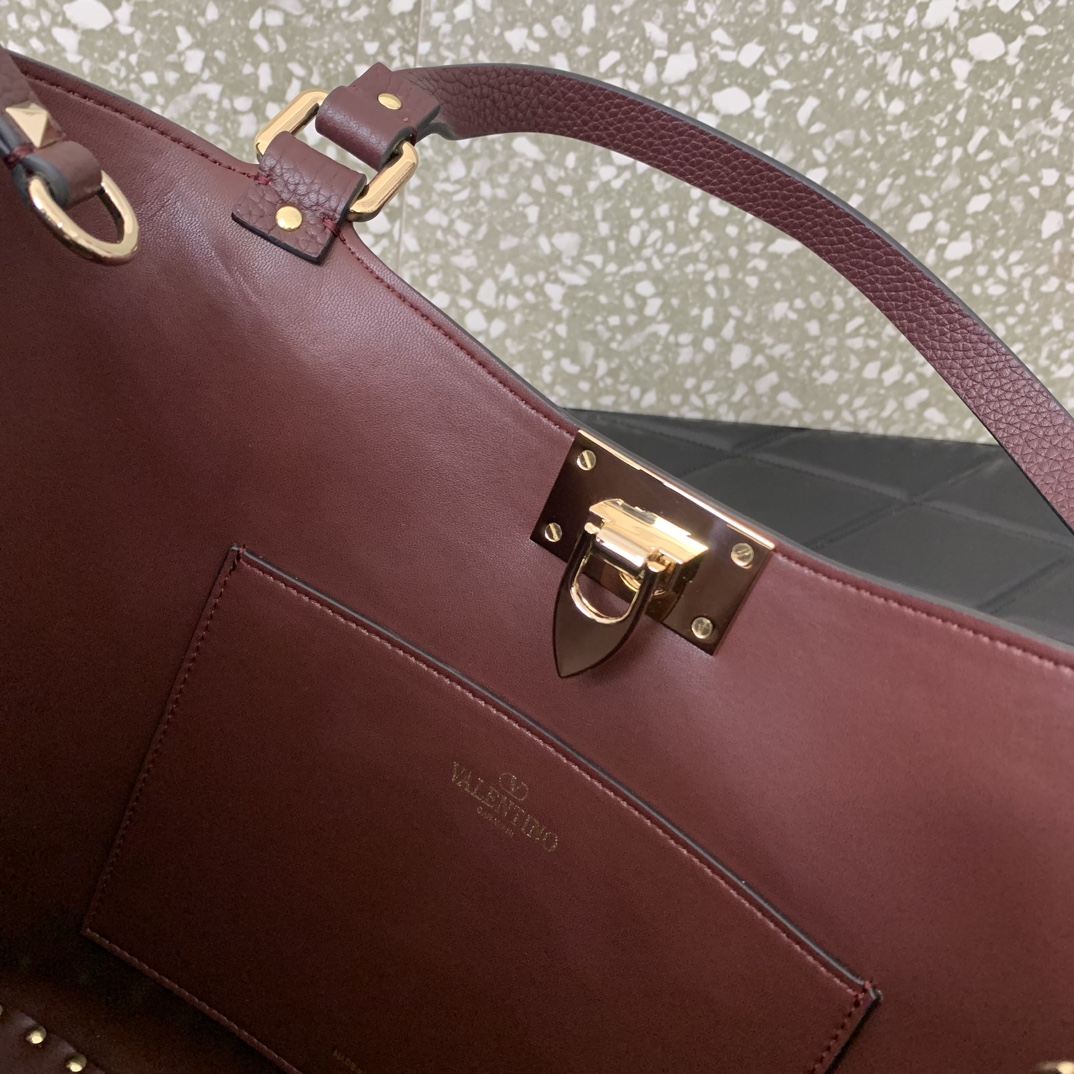 Valentino Garavani Rockstud Shoulder Bag in Burgundy Grainy Calfskin